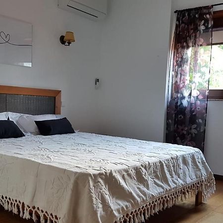 Sobreiro Apartamentos Rio Caldo Buitenkant foto