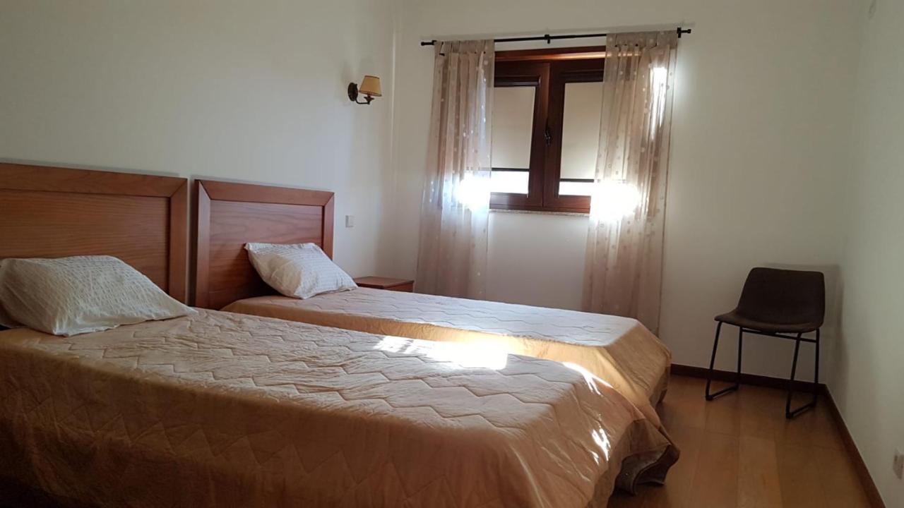 Sobreiro Apartamentos Rio Caldo Buitenkant foto