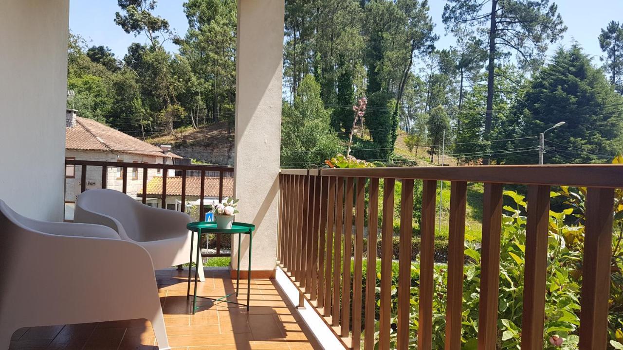 Sobreiro Apartamentos Rio Caldo Buitenkant foto